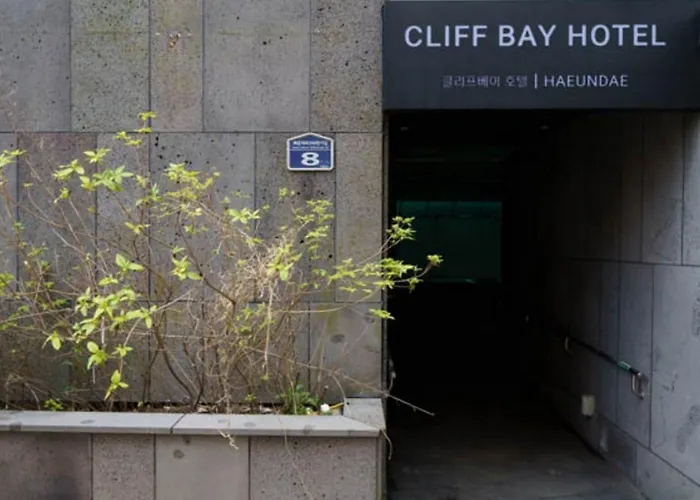 Haeundae Cliff Bay *